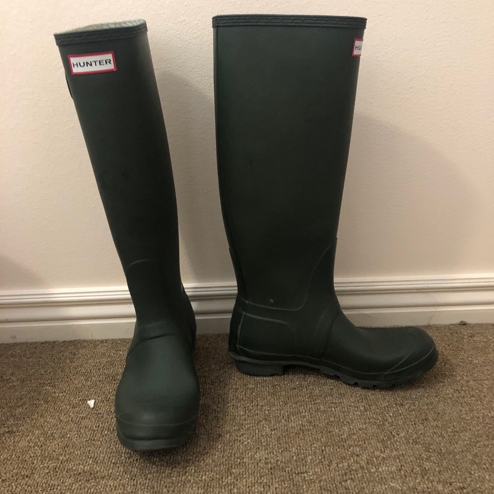 matte dark green hunter boots